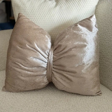 Cojin Velvet Satin Moño Dorado